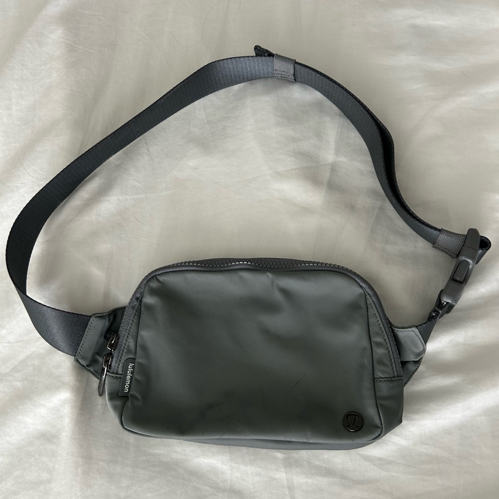lululemon athletica Medium Gray Belt Bag
